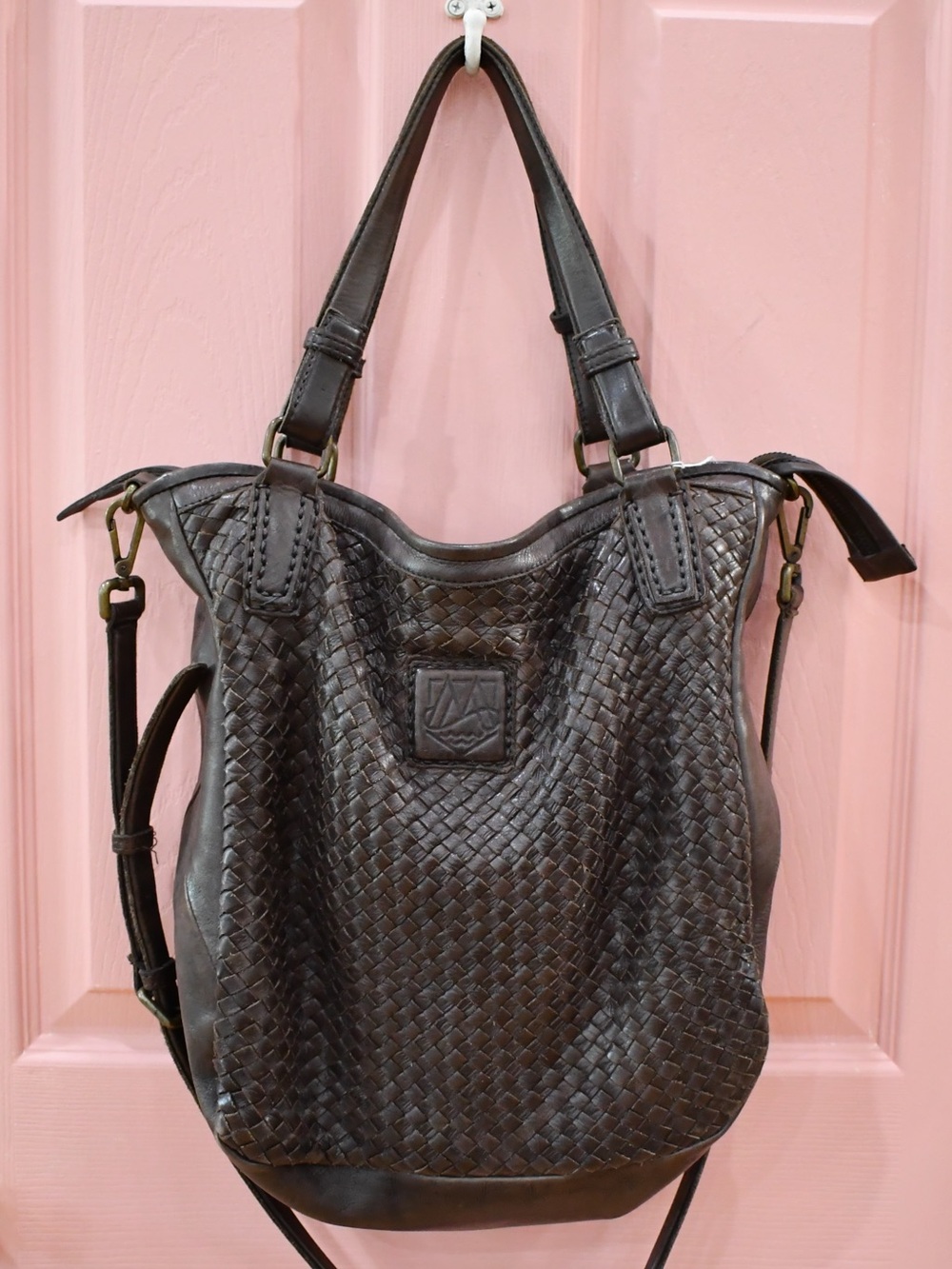 I Malatesta Woven Leather Shoulder Tote in Dark Brown